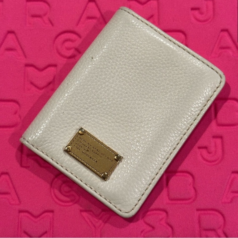Marc Jacobs Cream Leather Key & Card Holder